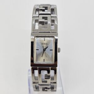 Guess Watch Women 19MM Gray Dial‎ Gray Logo Bracelet Band 6.5" New Battery